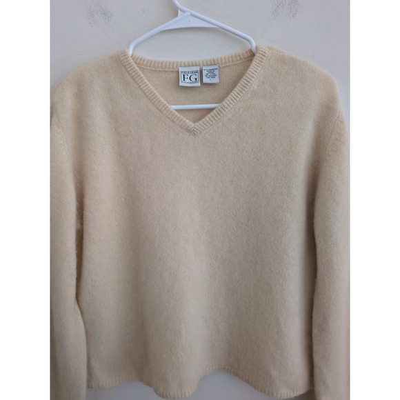 Women's FIELD GEAR Beige Cashmere V-Neck Sweater L, Made in Japan - Picture 5 of 6